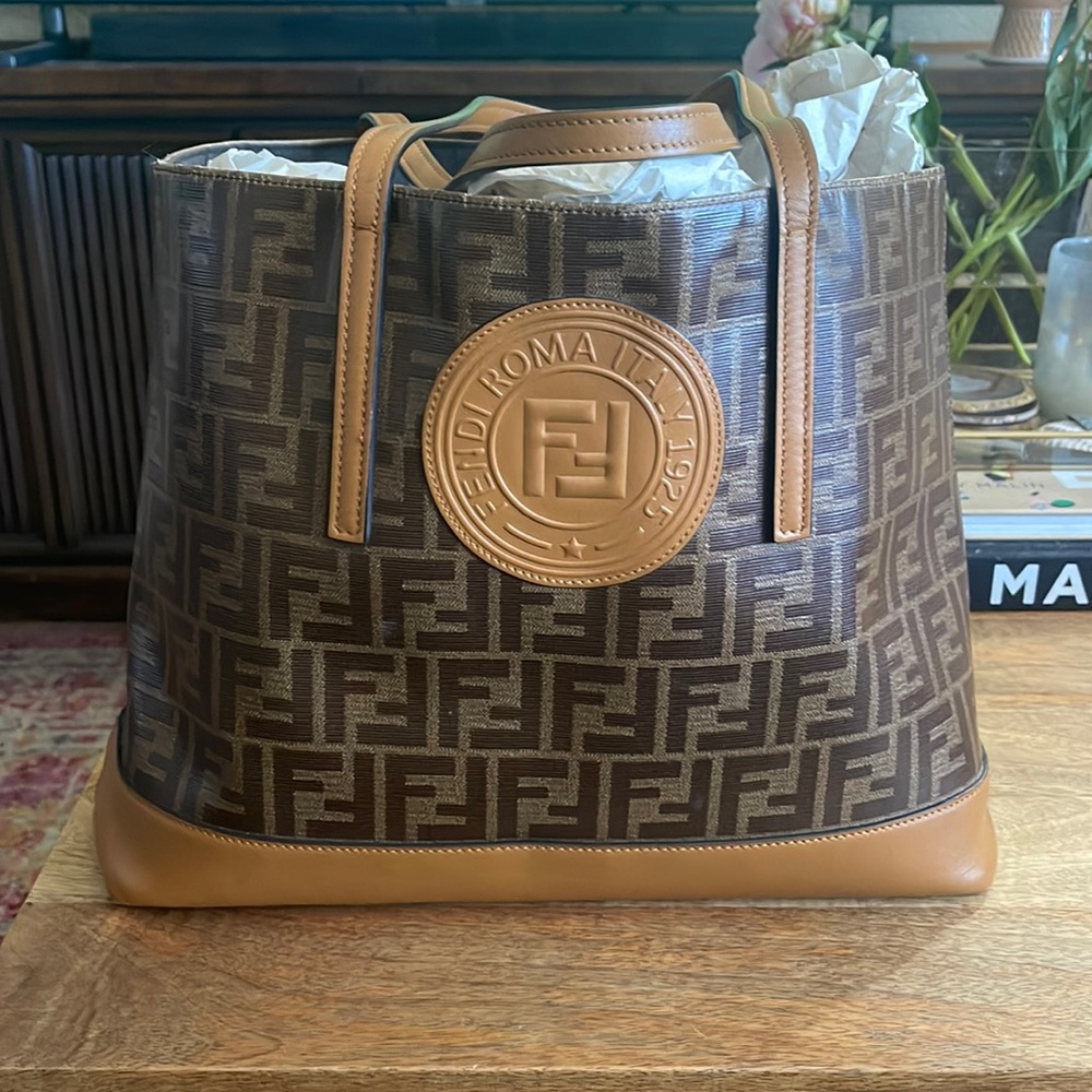 FENDI SHOPPER
